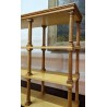 Shelf with fluted columns