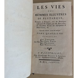 Livre \"Les vies d\'hommes illustres\" Tome 4