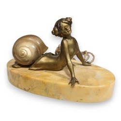 Cloche d\'hôtel Femme escargot en bronze