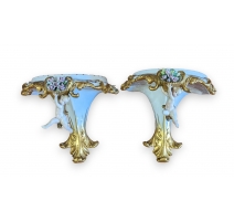 Paire de consoles en porcelaine Capo di Monte