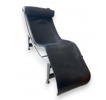 Chaise longue LC4 en cuir noir N° 48056