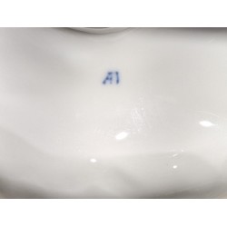 Groupe Deux garçons et l\'écrevisse en porcelaine