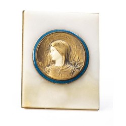 Médaillon en chryséléphantine signé L.C. MATTEI