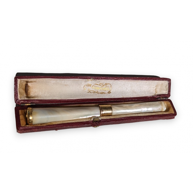 Fume-cigarette bague Or Controle et nacre