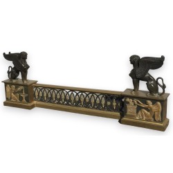  Devanture de cheminée en bronze doré et patiné sur  Moinat SA  - Antiquités décoration