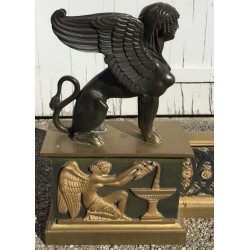  Devanture de cheminée en bronze doré et patiné sur  Moinat SA  - Antiquités décoration