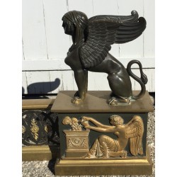  Devanture de cheminée en bronze doré et patiné sur  Moinat SA  - Antiquités décoration