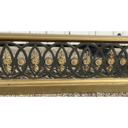 Devanture de cheminée en bronze doré et patiné sur  Moinat SA  - Antiquités décoration