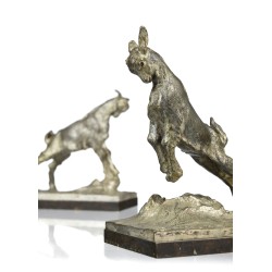 Paire de serre-livres Chevreaux affrontés signés
