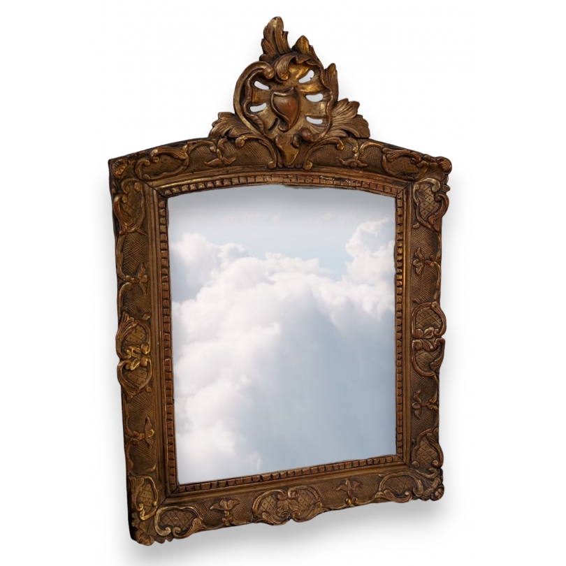 Petit miroir Régence rectangulaire en bois doré