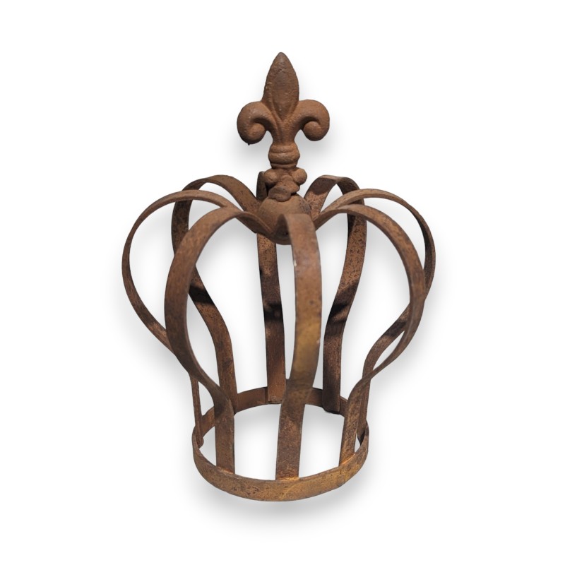 Rusty iron wreath