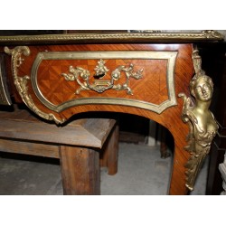  Bureau style Louis XV-Régence, en bois de rose sur  Moinat SA  - Antiquités décoration