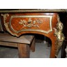  Bureau style Louis XV-Régence, en bois de rose sur  Moinat SA  - Antiquités décoration