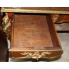 Bureau style Louis XV-Régence, en bois de rose sur  Moinat SA  - Antiquités décoration