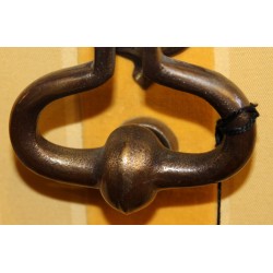 Four-leaf clover door knocker in brass at  Moinat SA  - Antiques and home décor