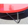 Table basse en tubes chromés et plateau rouge