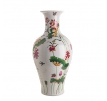 Vase en porcelaine blanche décor floral