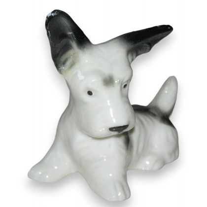 Sculpture Chien assis "Fox Terrier", en porcelaine