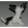 Sculpture Chien assis \"Fox Terrier\", en porcelaine