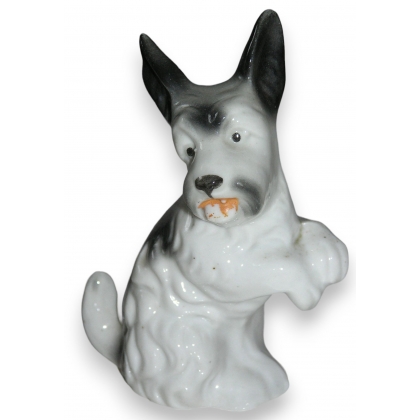 Sculpture "Dog standing on its hind legs" G