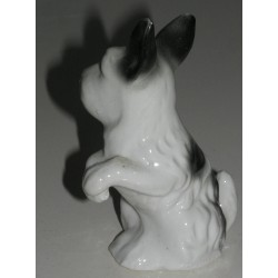 Sculpture \"Chien debout sur les pattes arrière\" G