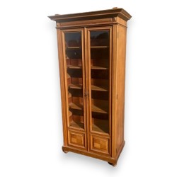 Vitrine style Louis XVI avec rayons pivotants