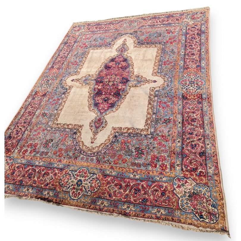 Tapis Tabriz fond beige