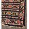 Tapis kilim à fond noir
