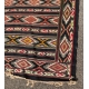 Tapis kilim à fond noir