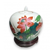 Pot couvert en porcelaine décor Lotus