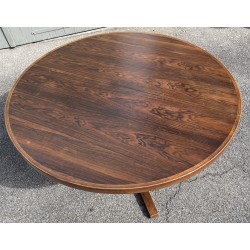 Table ronde par John Mortensen pour Heltborg
