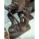 Chasseur en bois sculpté