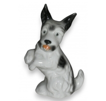 Sculpture "Dog standing on its hind legs" D