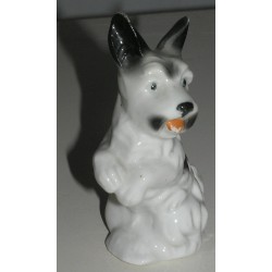 Sculpture \"Chien debout sur les pattes arrière\" D