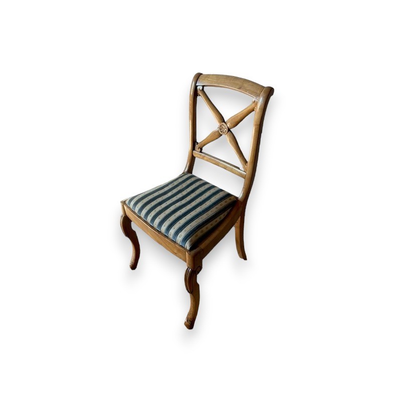 Suite de 8 chaises Restauration dossier en croix