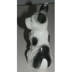 Sculpture \"Chien debout sur les pattes arrière\" D