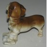 Sculpture Chien \"Basset\", en porcelaine brune.