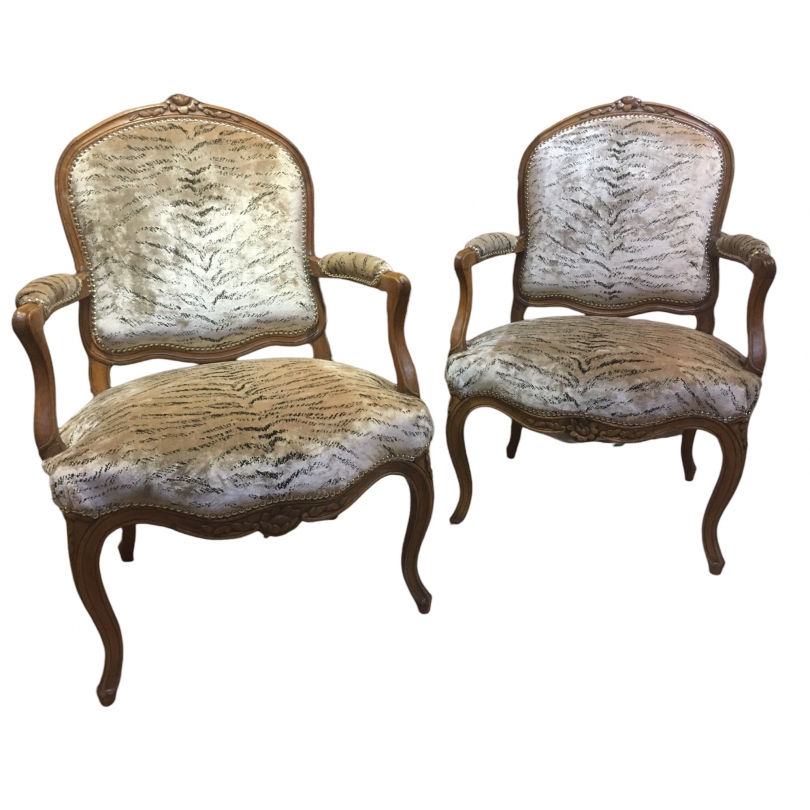 Paire de fauteuils Louis XV à la reine