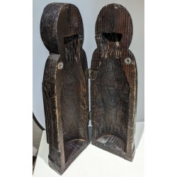 "Saint" bottle holder