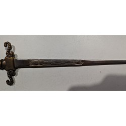 Dagger-shaped letter opener