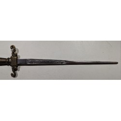 Dagger-shaped letter opener