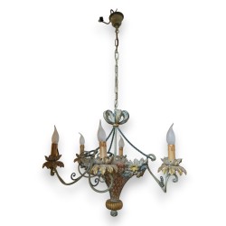 Lustre en bois sculpté peint polychrome