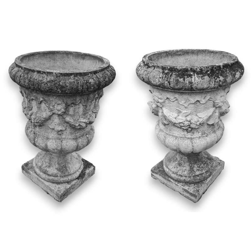 Paire de vasques à guirlandes hautes
