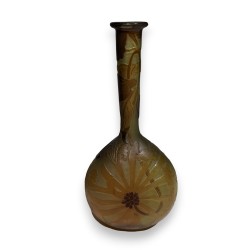 Green single-flower vase, signed GALLÉ