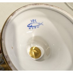 Vase Medicis en porcelaine de Nyon