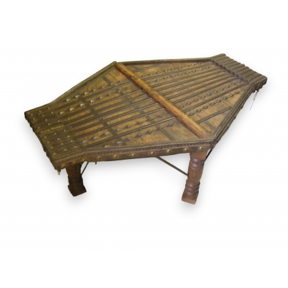Table basse indienne ancienne