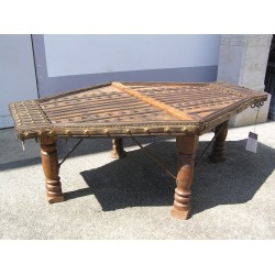  Table basse indienne ancienne sur  Moinat SA  - Antiquités décoration