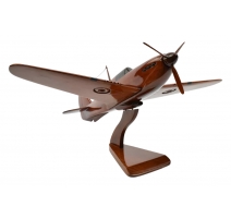 Messerschmitt BF 109 en bois sculpté