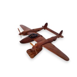 Lockheed P-38 en bois sculpté
