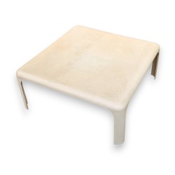 Table Demetrio 70 crème par Artemide